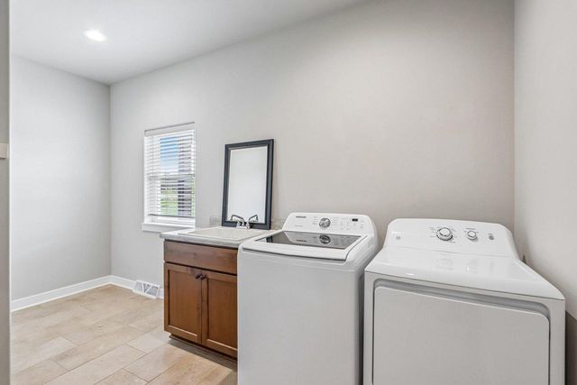 N8069 Springer ROAD, Lake Mills, WI 53551