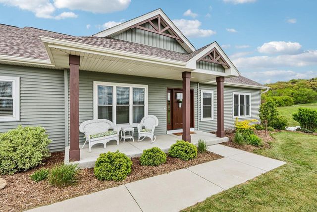 N8069 Springer ROAD, Lake Mills, WI 53551
