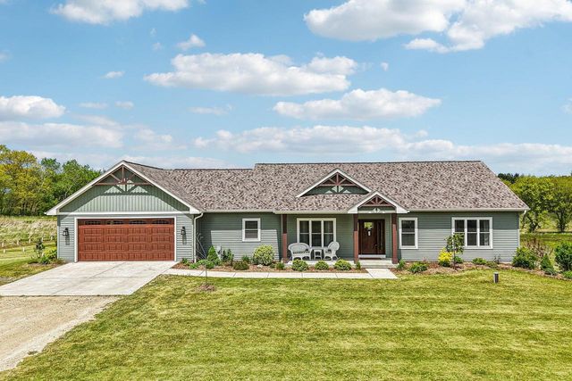 N8069 Springer ROAD, Lake Mills, WI 53551