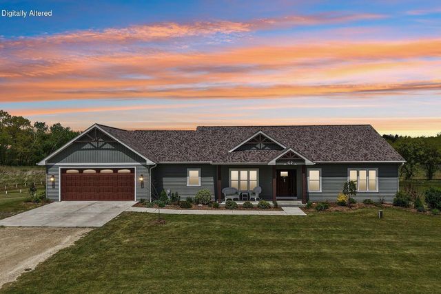 N8069 Springer ROAD, Lake Mills, WI 53551