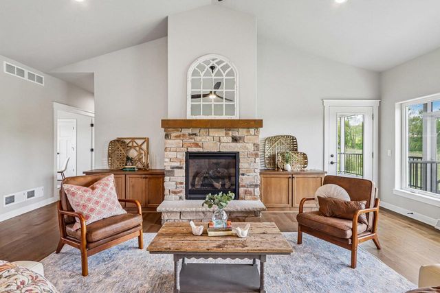 N8069 Springer ROAD, Lake Mills, WI 53551