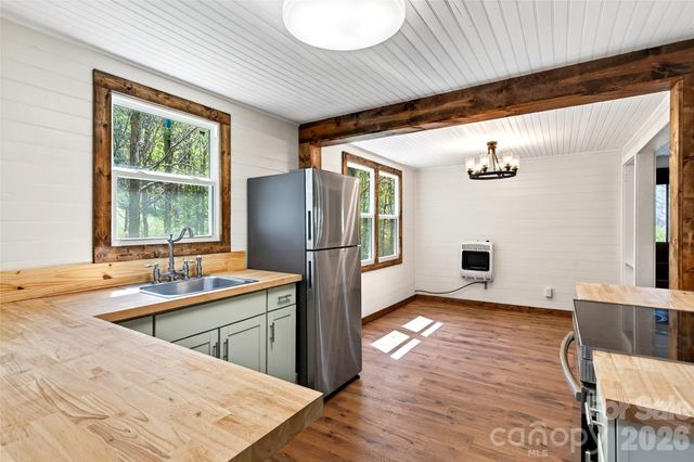 488 Cad Campbell Road, Bakersville, NC 28705