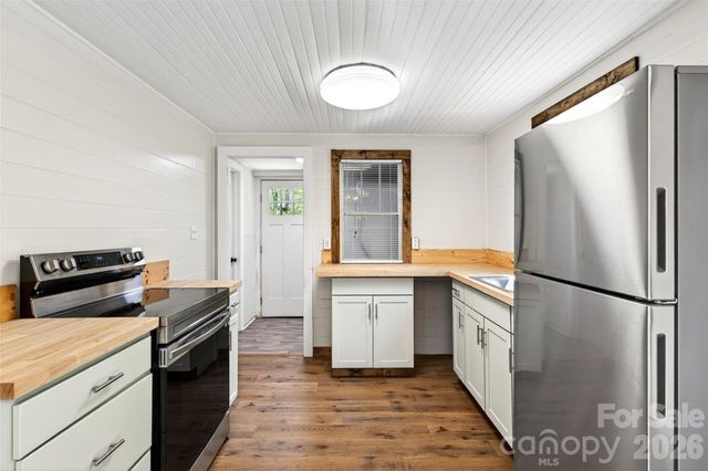 488 Cad Campbell Road, Bakersville, NC 28705