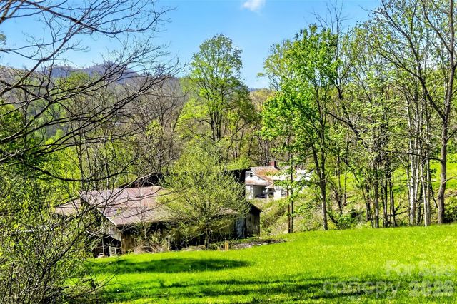 488 Cad Campbell Road, Bakersville, NC 28705