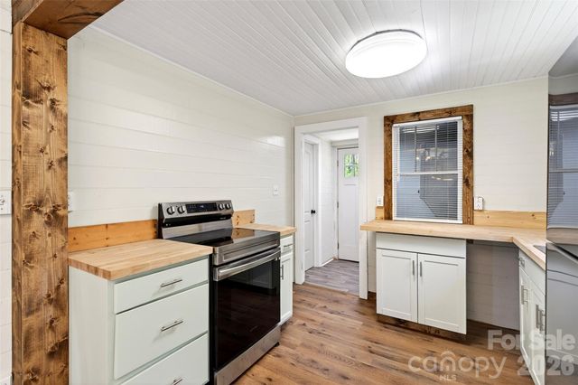 488 Cad Campbell Road, Bakersville, NC 28705