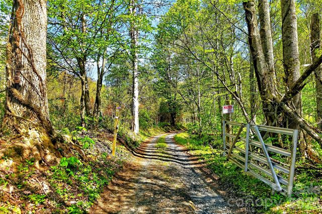 488 Cad Campbell Road, Bakersville, NC 28705