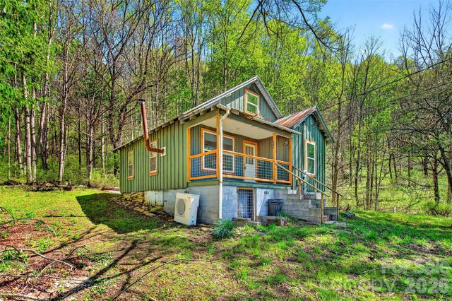 488 Cad Campbell Road, Bakersville, NC 28705