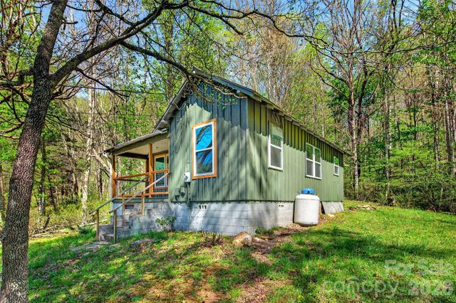 488 Cad Campbell Road, Bakersville, NC 28705