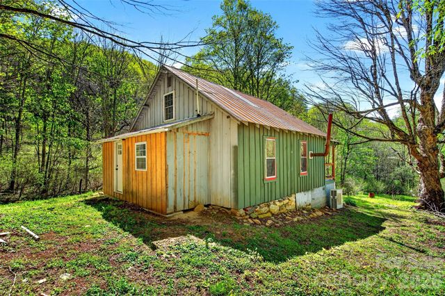 488 Cad Campbell Road, Bakersville, NC 28705