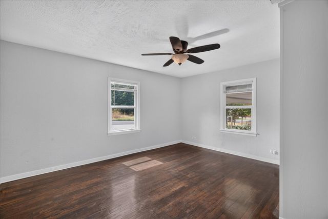 1412 Sloan Street, Weatherford, TX 76086