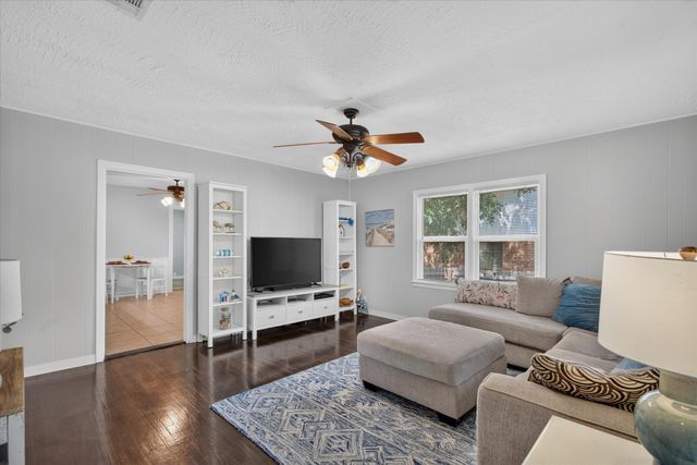 1412 Sloan Street, Weatherford, TX 76086