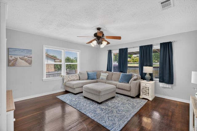 1412 Sloan Street, Weatherford, TX 76086
