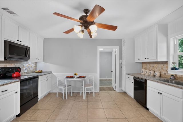 1412 Sloan Street, Weatherford, TX 76086