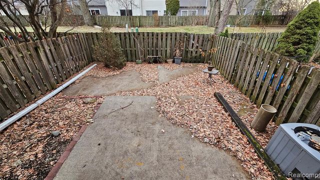 19707 Hayes, Northville, MI 48167