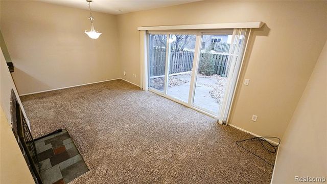 19707 Hayes, Northville, MI 48167