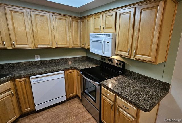 19707 Hayes, Northville, MI 48167