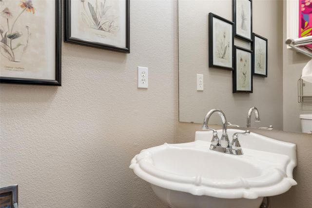 102 Elm Hill CT, San Marcos, TX 78666