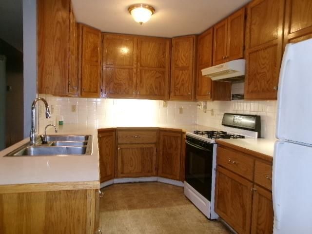 109 Frederick Lane, Raymore, MO 64083