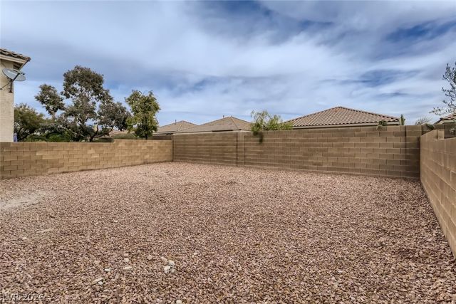 10884 Royal Highlands Street, Las Vegas, NV 89141