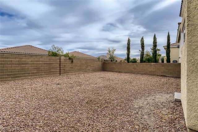 10884 Royal Highlands Street, Las Vegas, NV 89141