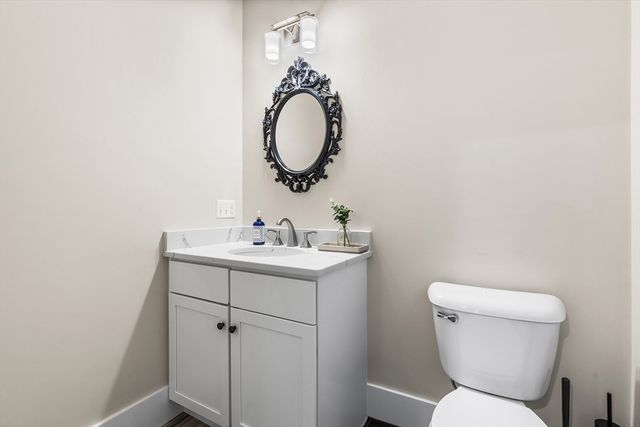 2 Oreilly Ln, Foxboro, MA 02035
