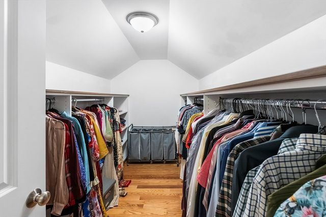 2 Oreilly Ln, Foxboro, MA 02035