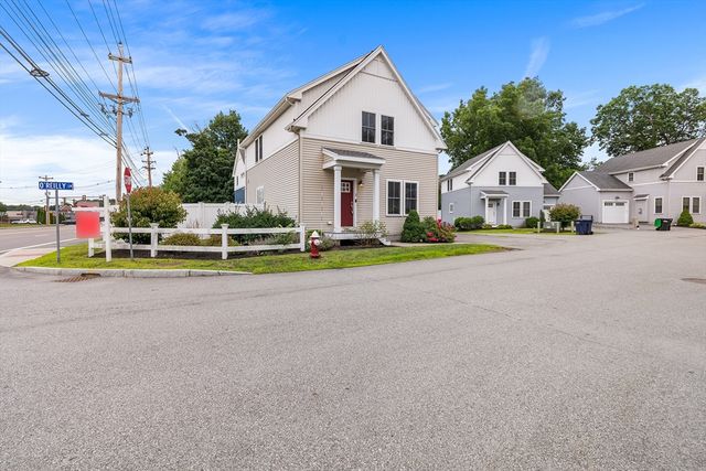 2 Oreilly Ln, Foxboro, MA 02035