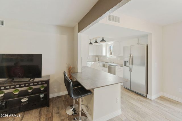 25843 S NEW TOWN Drive, Sun Lakes, AZ 85248