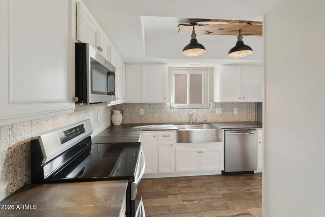 25843 S NEW TOWN Drive, Sun Lakes, AZ 85248