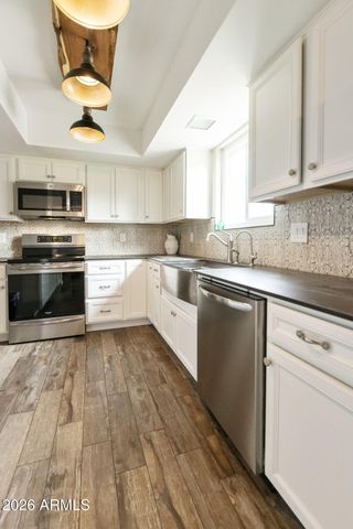 25843 S NEW TOWN Drive, Sun Lakes, AZ 85248