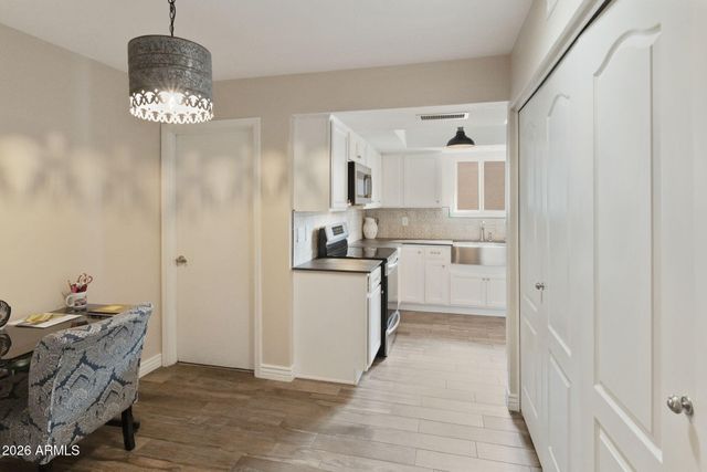 25843 S NEW TOWN Drive, Sun Lakes, AZ 85248