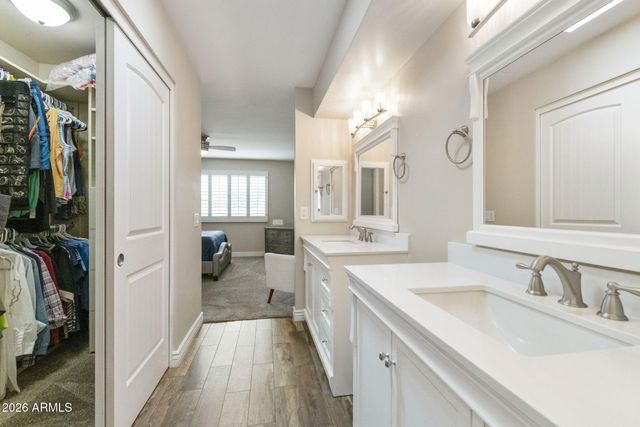 25843 S NEW TOWN Drive, Sun Lakes, AZ 85248