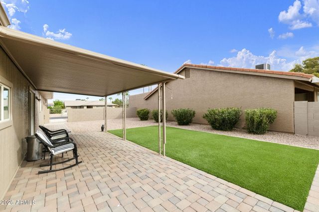 25843 S NEW TOWN Drive, Sun Lakes, AZ 85248