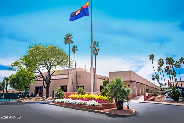 25843 S NEW TOWN Drive, Sun Lakes, AZ 85248