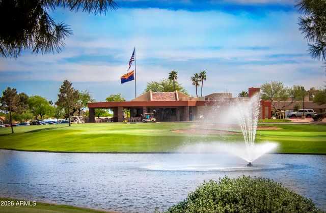 25843 S NEW TOWN Drive, Sun Lakes, AZ 85248