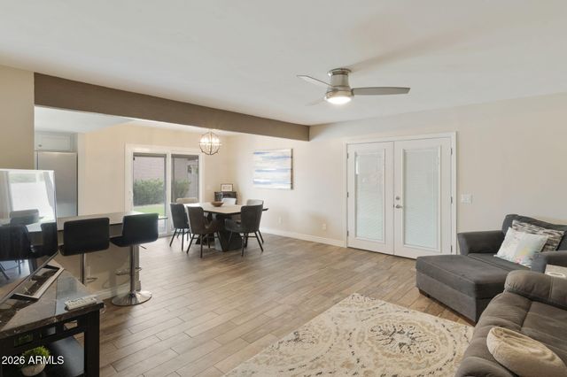 25843 S NEW TOWN Drive, Sun Lakes, AZ 85248