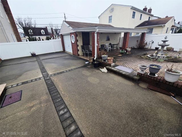 157 Barwick Boulevard, Mineola, NY 11501