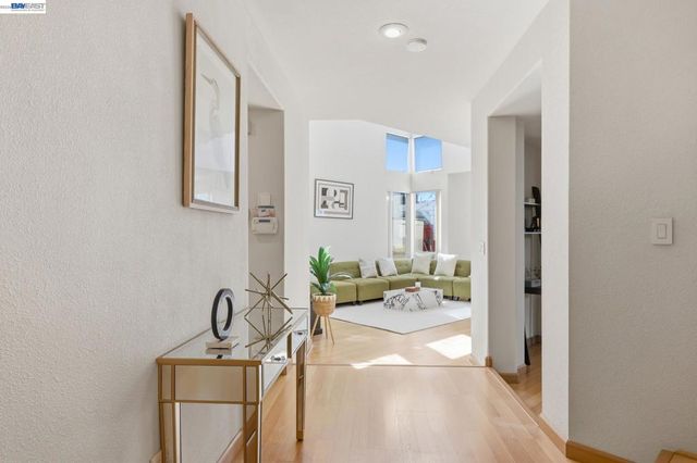 906 Vista Pointe Dr, San Ramon, CA 94582