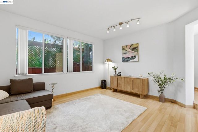 906 Vista Pointe Dr, San Ramon, CA 94582