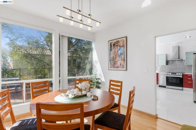 906 Vista Pointe Dr, San Ramon, CA 94582