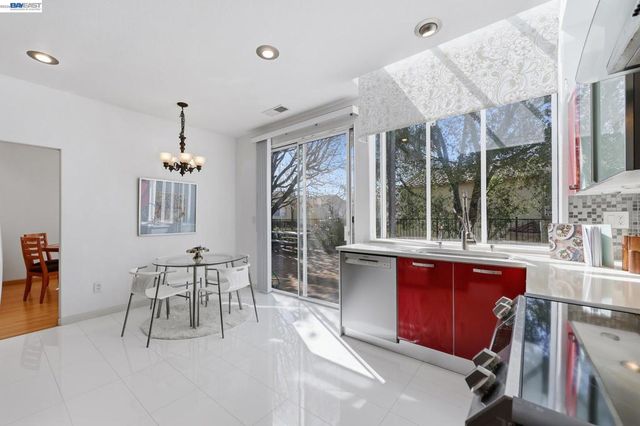 906 Vista Pointe Dr, San Ramon, CA 94582