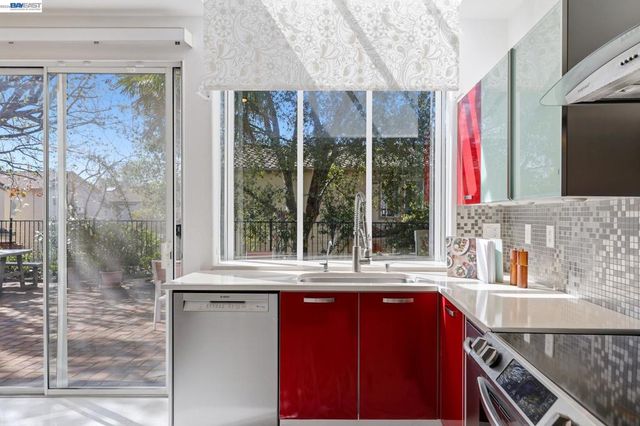 906 Vista Pointe Dr, San Ramon, CA 94582