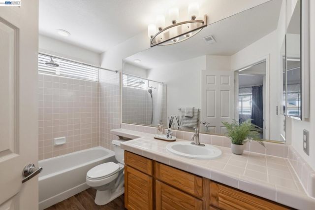 906 Vista Pointe Dr, San Ramon, CA 94582