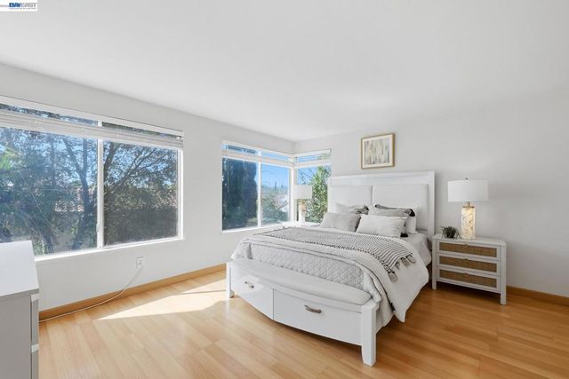 906 Vista Pointe Dr, San Ramon, CA 94582