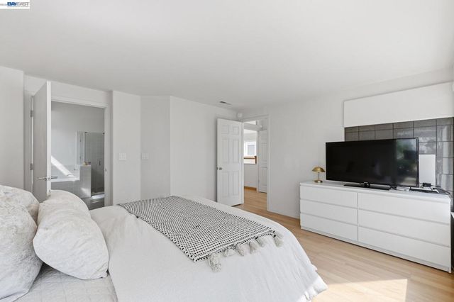 906 Vista Pointe Dr, San Ramon, CA 94582