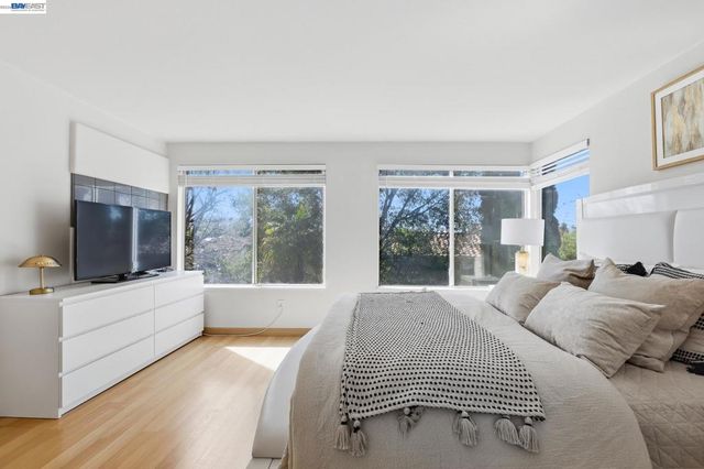 906 Vista Pointe Dr, San Ramon, CA 94582