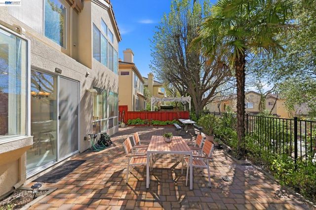 906 Vista Pointe Dr, San Ramon, CA 94582