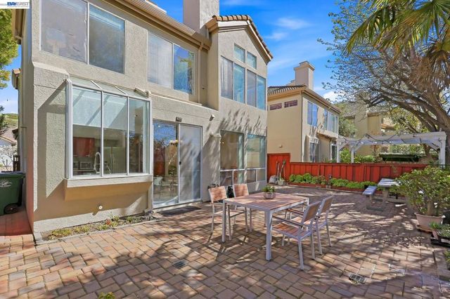 906 Vista Pointe Dr, San Ramon, CA 94582