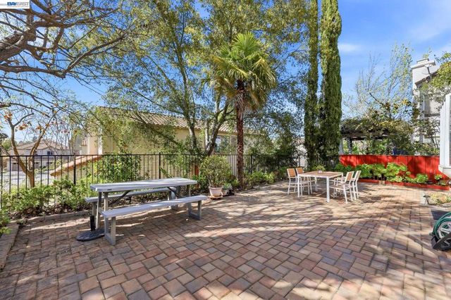 906 Vista Pointe Dr, San Ramon, CA 94582