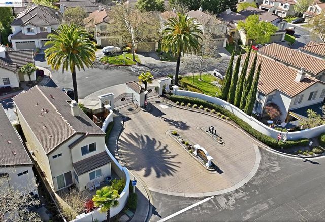 906 Vista Pointe Dr, San Ramon, CA 94582